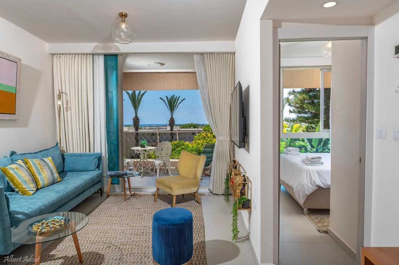 Mina'S Suites - קיסריה Extérieur photo