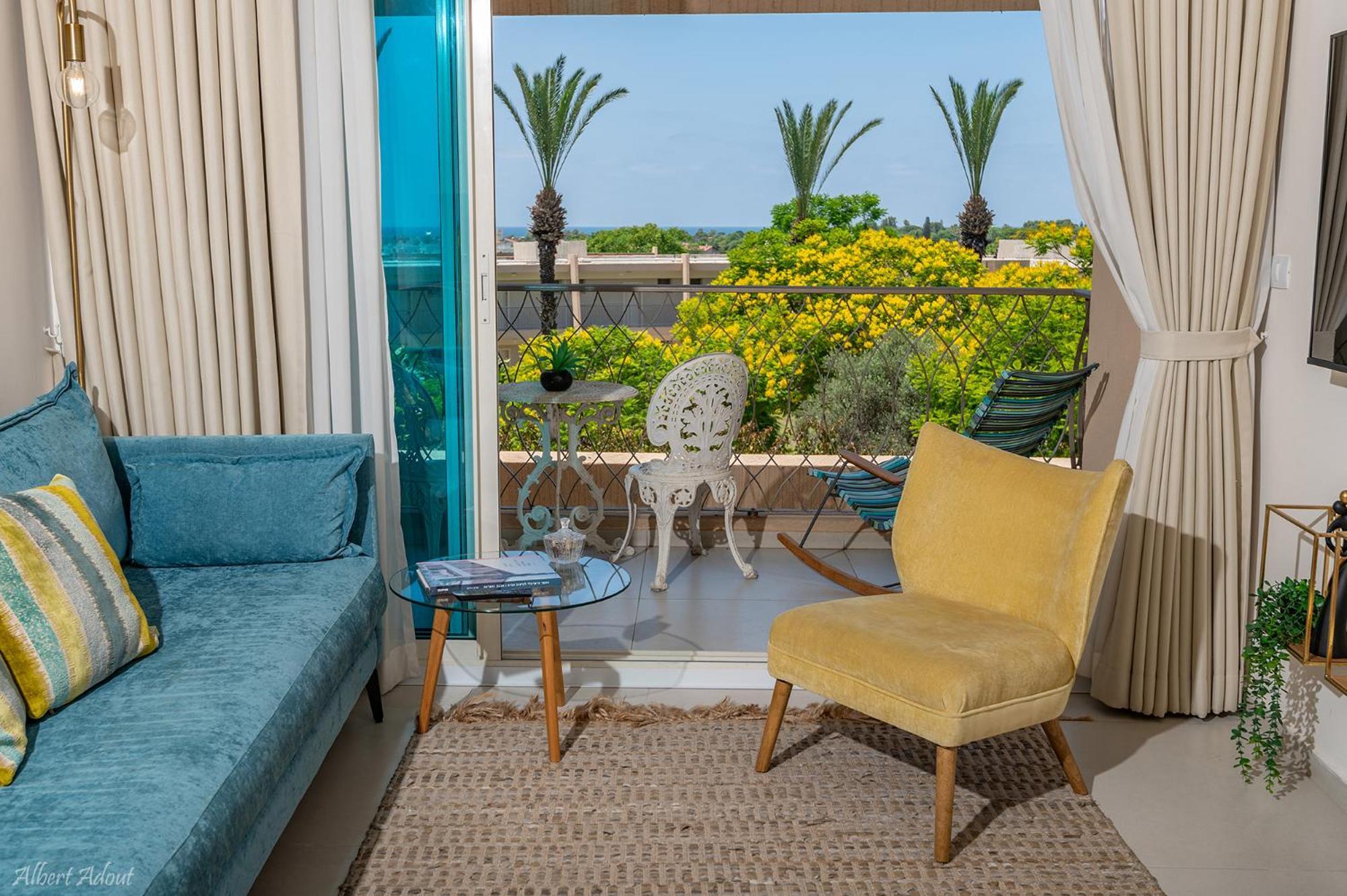 Mina'S Suites - קיסריה Extérieur photo