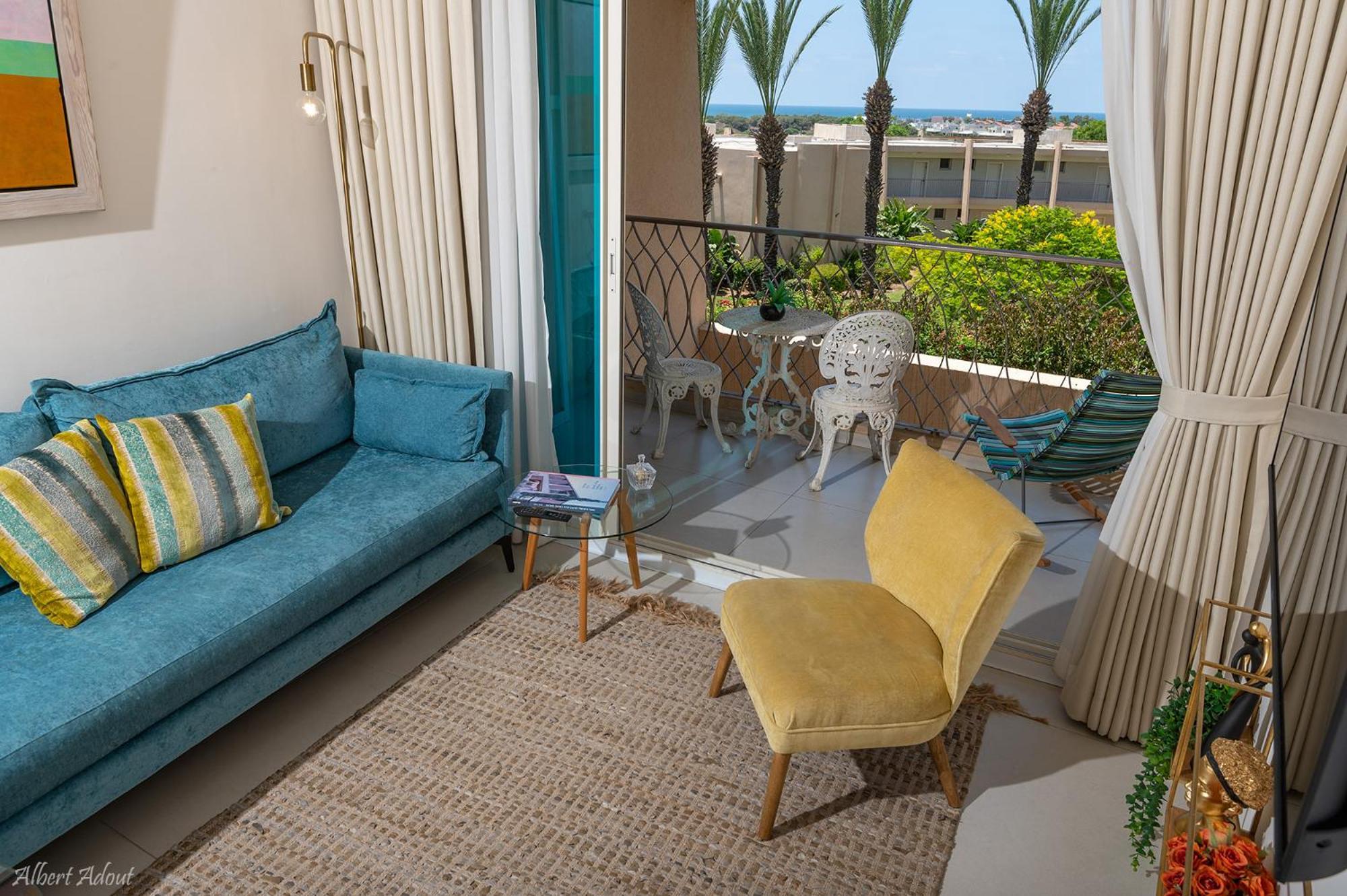 Mina'S Suites - קיסריה Extérieur photo