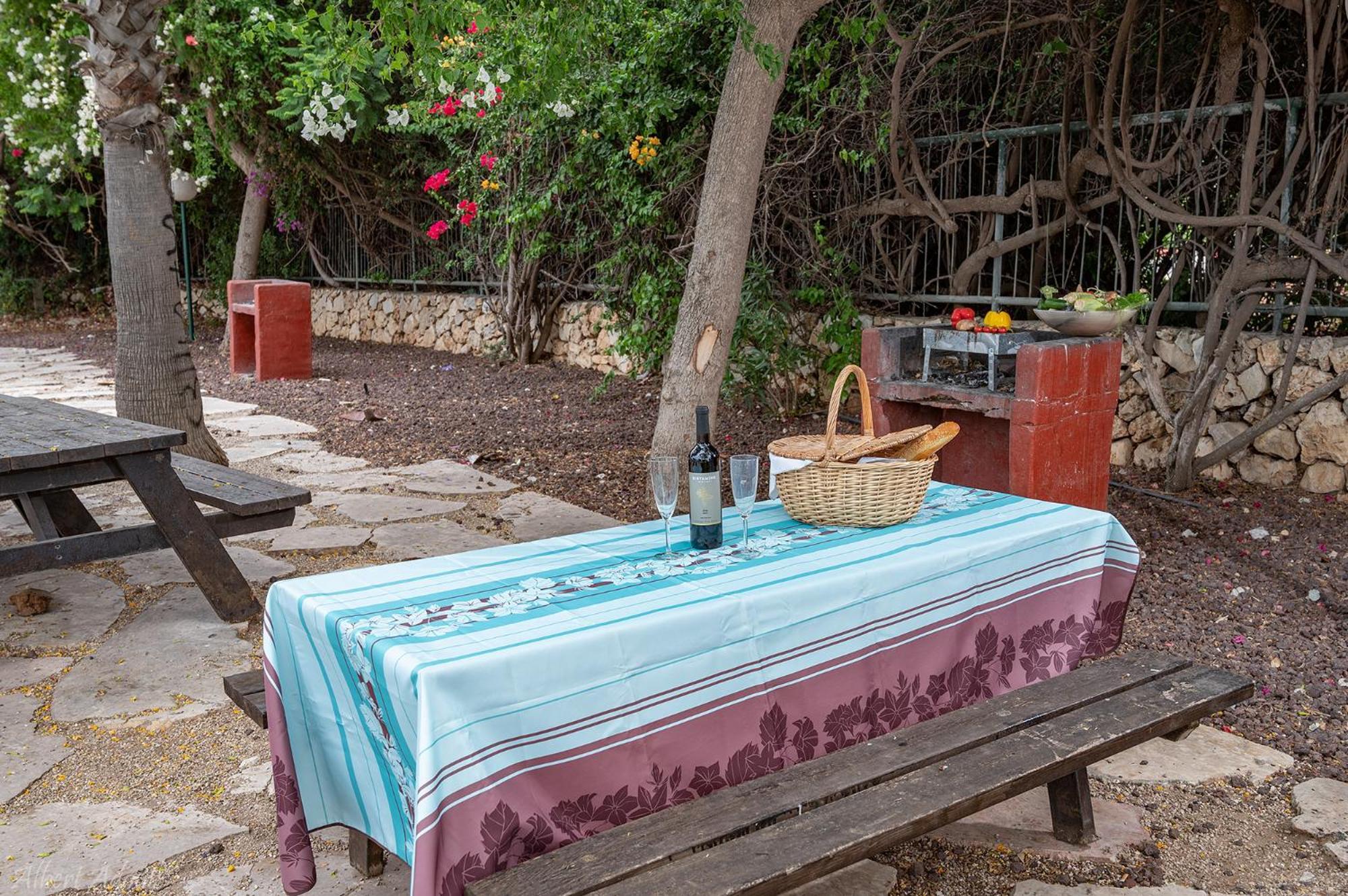 Mina'S Suites - קיסריה Extérieur photo